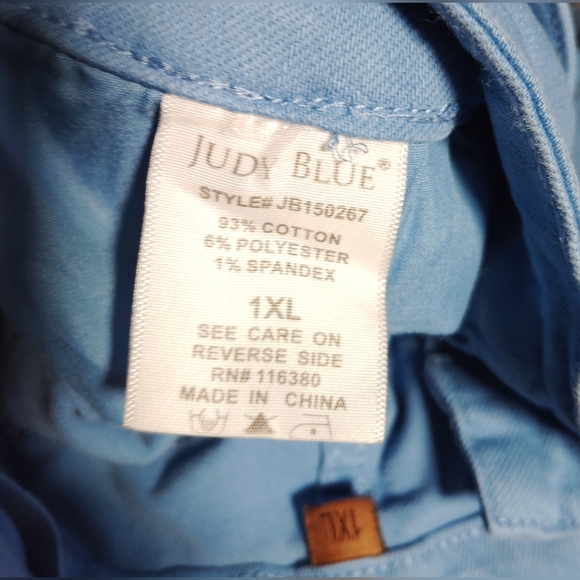 JUDY BLUE women's mid-rise fray hem shorts in sky blue SZ- 1X - Picture 6 of 6